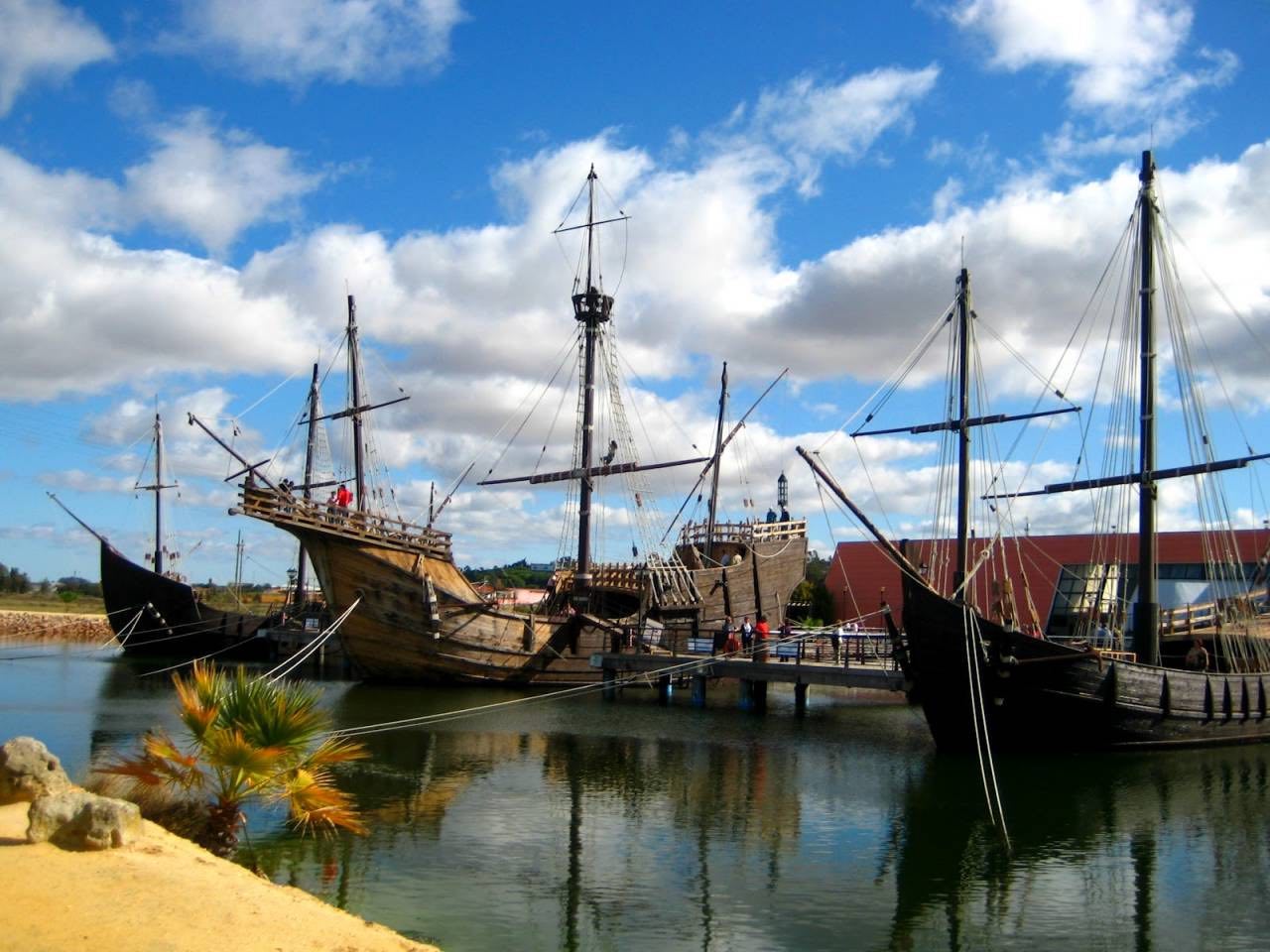 Каравеллы в порту Пилас де ла Фронтера, Испания.